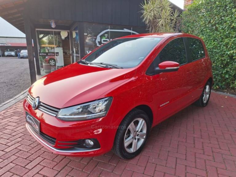 VOLKSWAGEN - FOX - 2015/2016 - Vermelha - R$ 48.900,00