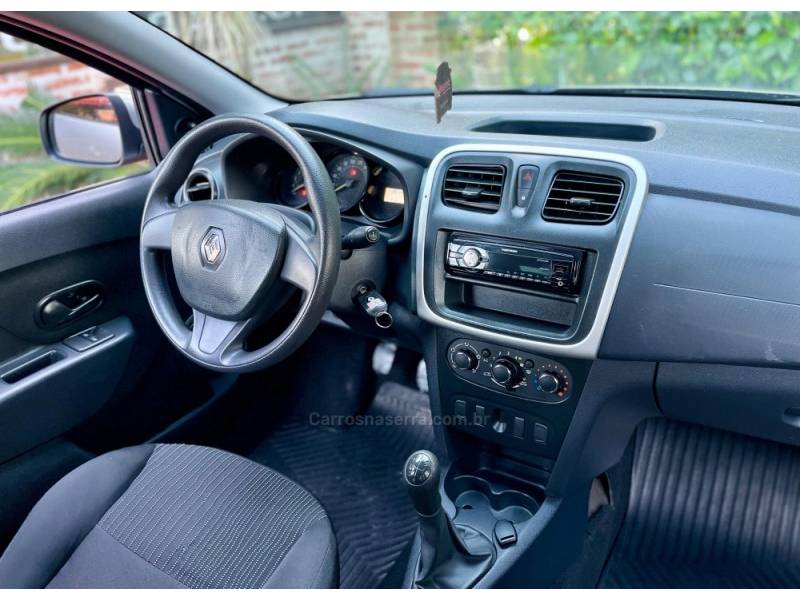 RENAULT - LOGAN - 2017/2018 - Prata - R$ 39.900,00