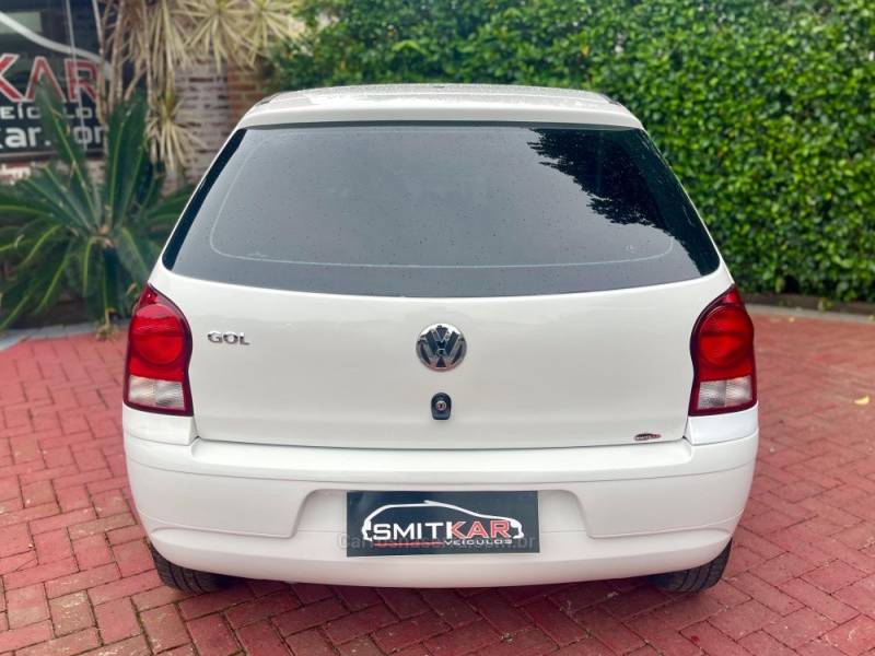 VOLKSWAGEN - GOL - 2013/2014 - Branca - R$ 24.900,00