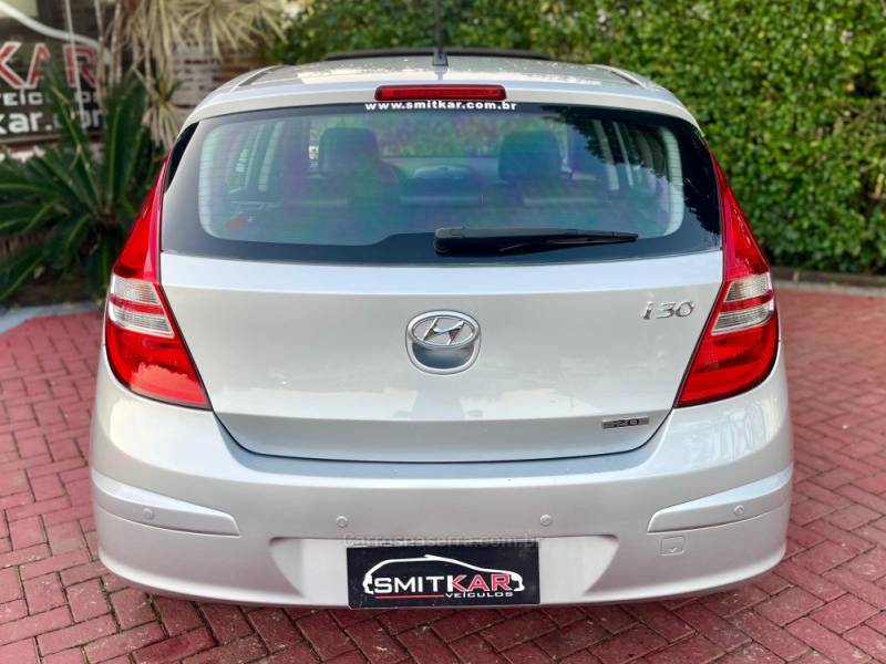 HYUNDAI - I30 - 2010/2011 - Prata - R$ 45.900,00