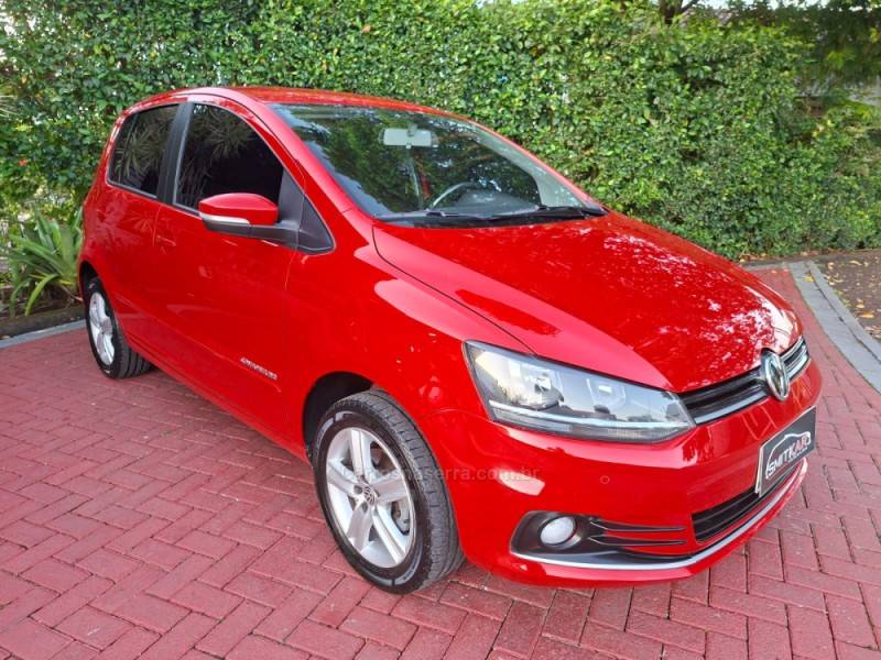 VOLKSWAGEN - FOX - 2015/2016 - Vermelha - R$ 48.900,00