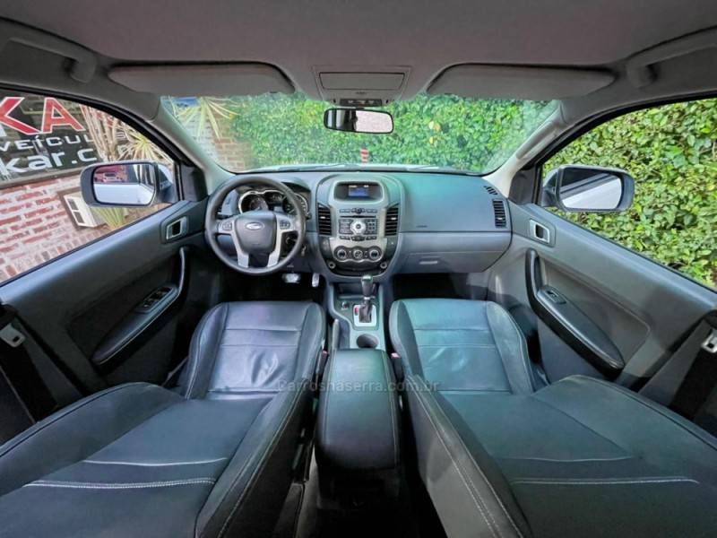FORD - RANGER - 2013/2014 - Branca - R$ 105.900,00