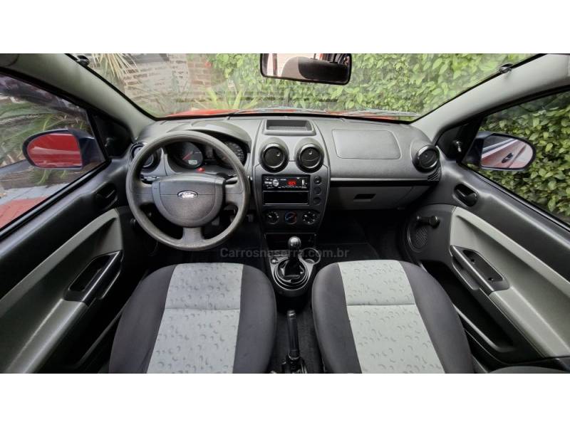 FORD - FIESTA - 2008/2008 - Vermelha - R$ 24.900,00