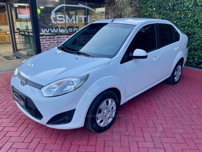 FORD - FIESTA - 2012/2013 - Branca - R$ 36.900,00