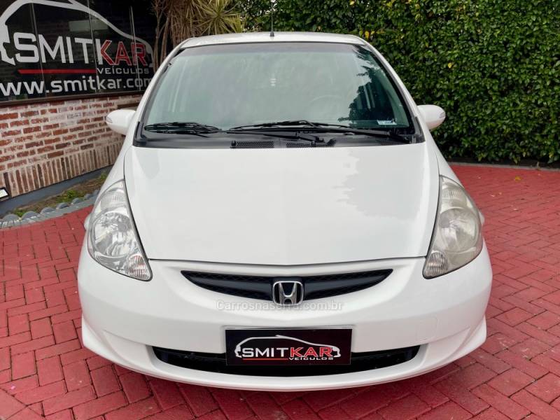 HONDA - FIT - 2006/2007 - Branca - R$ 39.900,00