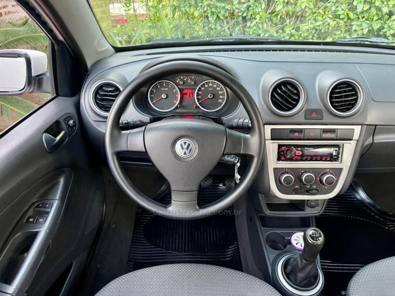 VOLKSWAGEN - VOYAGE - 2011/2012 - Branca - R$ 33.900,00