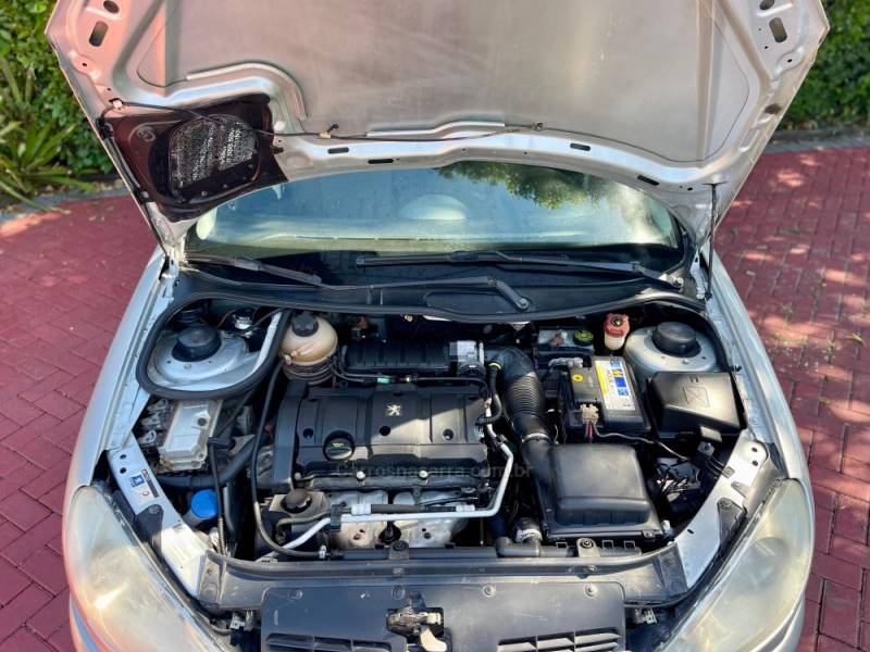 PEUGEOT - 206 - 2008/2018 - Prata - R$ 17.900,00