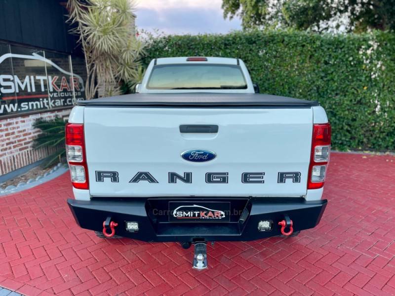 FORD - RANGER - 2013/2014 - Branca - R$ 114.900,00