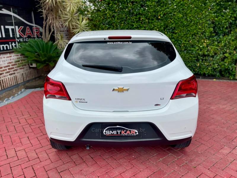 CHEVROLET - ONIX - 2019/2019 - Branca - R$ 57.900,00