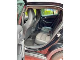 MERCEDES-BENZ - GLA 200 - 2017/2017 - Preta - R$ 115.900,00