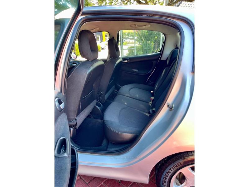 PEUGEOT - 206 - 2008/2018 - Prata - R$ 17.900,00