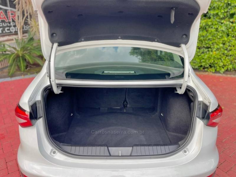 FIAT - CRONOS - 2018/2019 - Branca - R$ 68.900,00