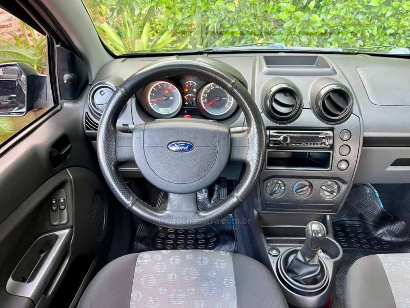 FORD - FIESTA - 2011/2011 - Preta - R$ 24.900,00