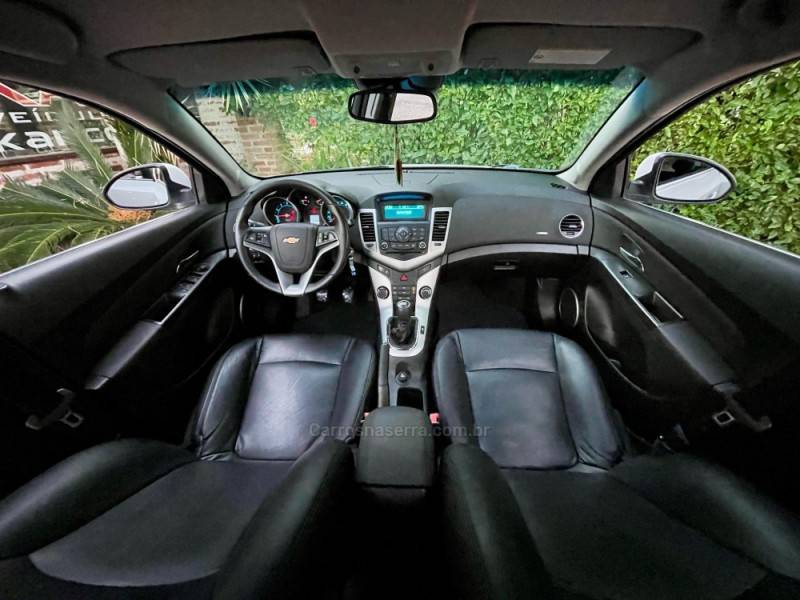 CHEVROLET - CRUZE - 2013/2014 - Branca - R$ 61.900,00