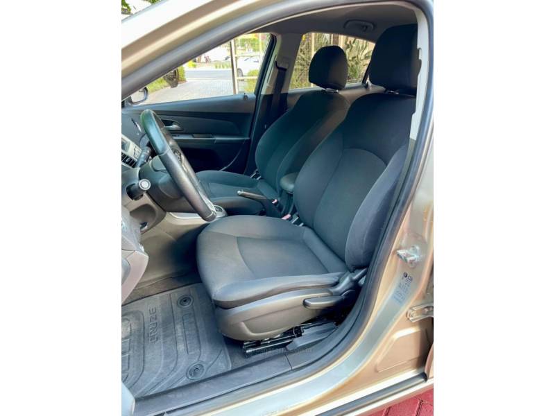 CHEVROLET - CRUZE - 2014/2014 - Bege - R$ 59.900,00