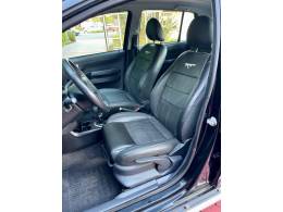 VOLKSWAGEN - CROSSFOX - 2008/2009 - Preta - R$ 37.900,00