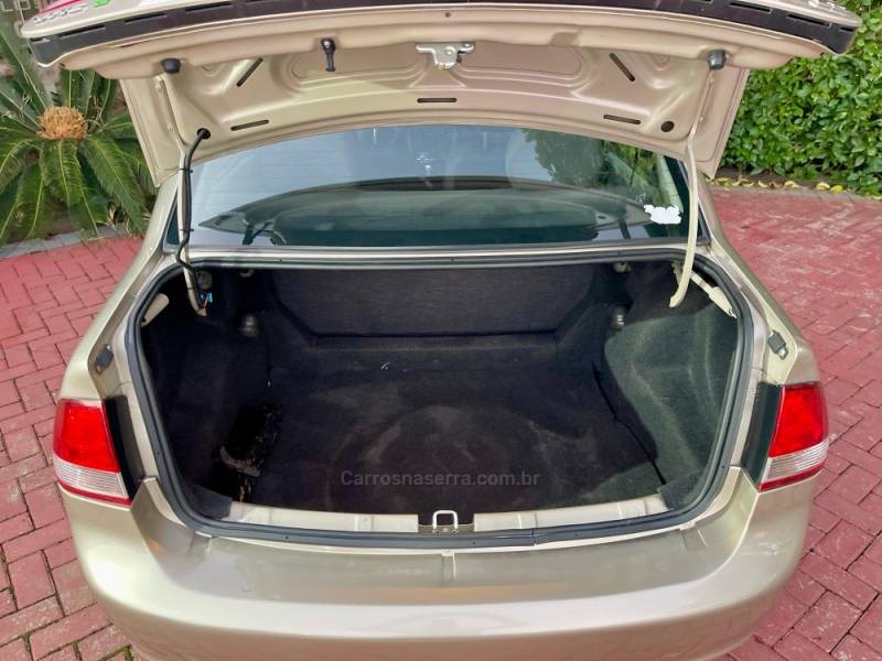 CHEVROLET - CLASSIC - 2012/2012 - Bege - R$ 29.900,00