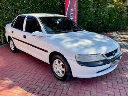 CHEVROLET - VECTRA - 1998/1999 - Branca - R$ 19.900,00