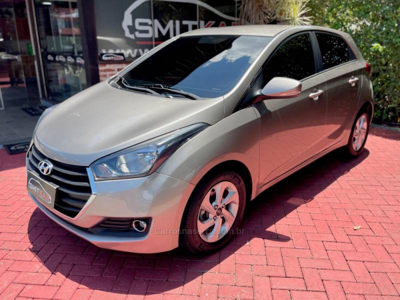 HYUNDAI - HB20S - 2016/2016 - Prata - R$ 53.900,00