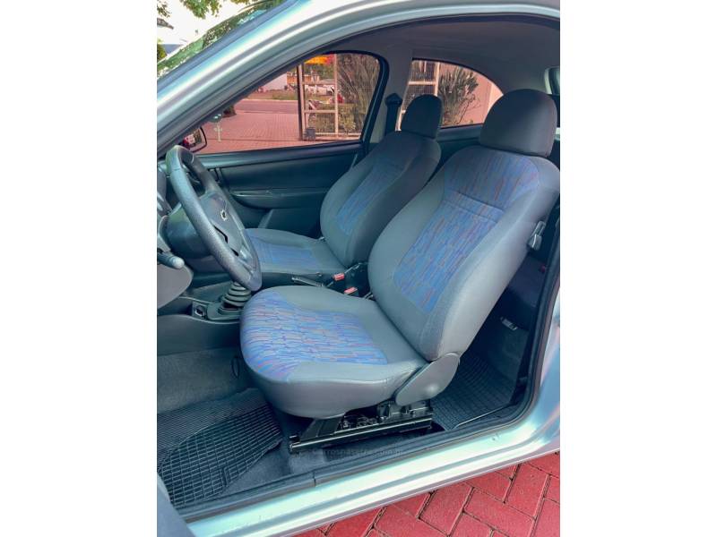 CHEVROLET - CELTA - 2009/2009 - Prata - R$ 22.900,00