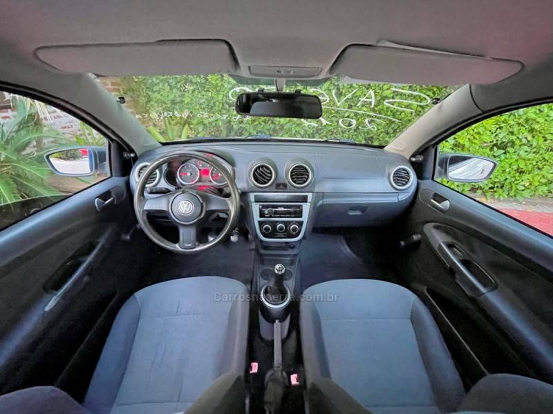 VOLKSWAGEN - SAVEIRO - 2012/2012 - Branca - R$ 40.900,00