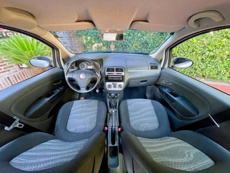 FIAT - PUNTO - 2007/2008 - Prata - R$ 31.900,00