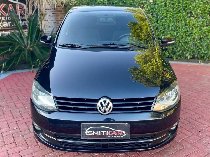 VOLKSWAGEN - FOX - 2011/2012 - Preta - R$ 35.900,00