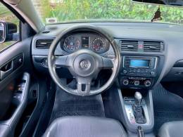 VOLKSWAGEN - JETTA - 2013/2013 - Preta - R$ 64.900,00