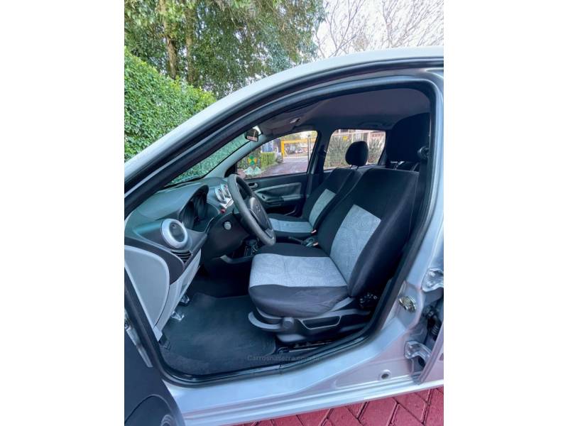 FORD - FIESTA - 2009/2009 - Prata - R$ 32.900,00