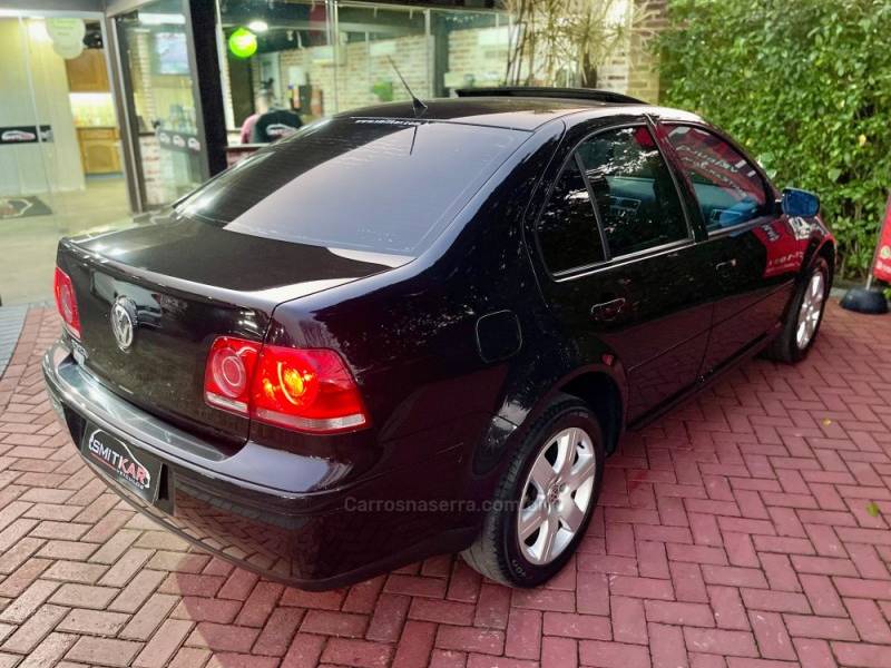 VOLKSWAGEN - BORA - 2008/2008 - Preta - R$ 35.900,00