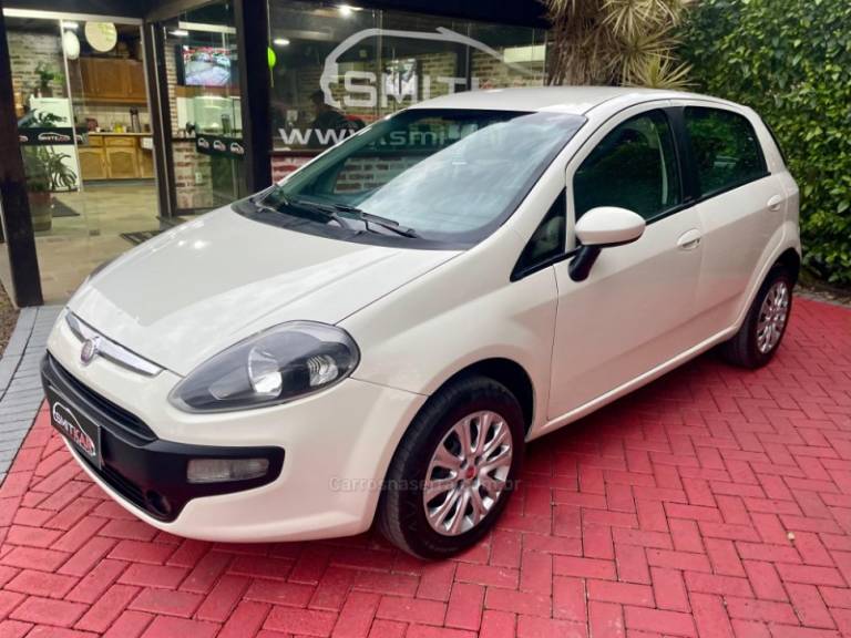 FIAT - PUNTO - 2013/2014 - Branca - R$ 41.900,00