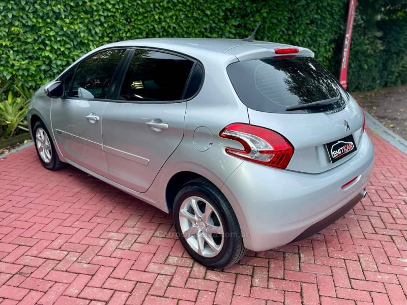 PEUGEOT - 208 - 2013/2014 - Prata - R$ 38.900,00