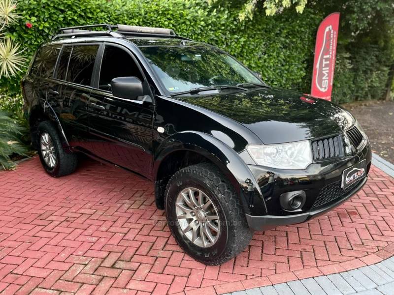 MITSUBISHI - PAJERO - 2009/2009 - Preta - R$ 98.900,00