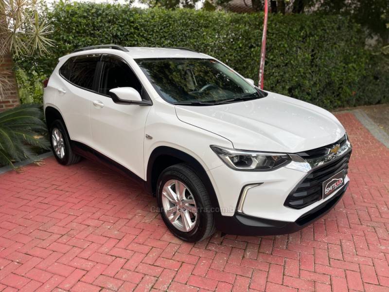 CHEVROLET - TRACKER - 2022/2023 - Branca - R$ 108.900,00