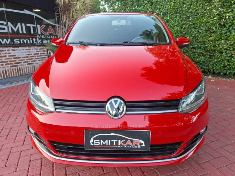 VOLKSWAGEN - FOX - 2015/2016 - Vermelha - R$ 48.900,00