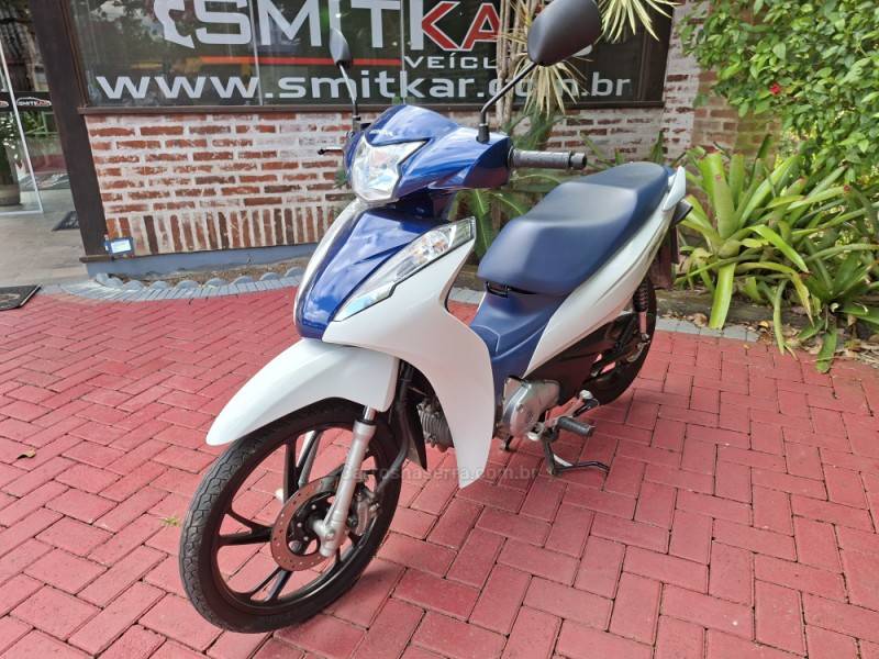 HONDA - BIZ 125 - 2021/2022 - Branca - R$ 16.900,00