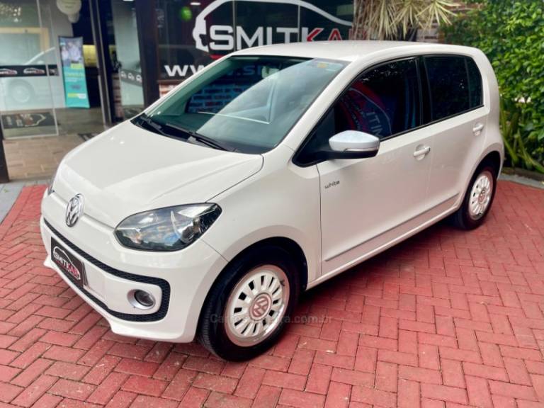 VOLKSWAGEN - UP - 2014/2015 - Branca - R$ 42.900,00