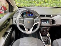 CHEVROLET - ONIX - 2017/2018 - Vermelha - R$ 53.900,00