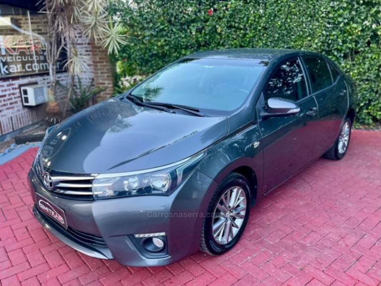 TOYOTA - COROLLA - 2016/2016 - Cinza - R$ 89.900,00