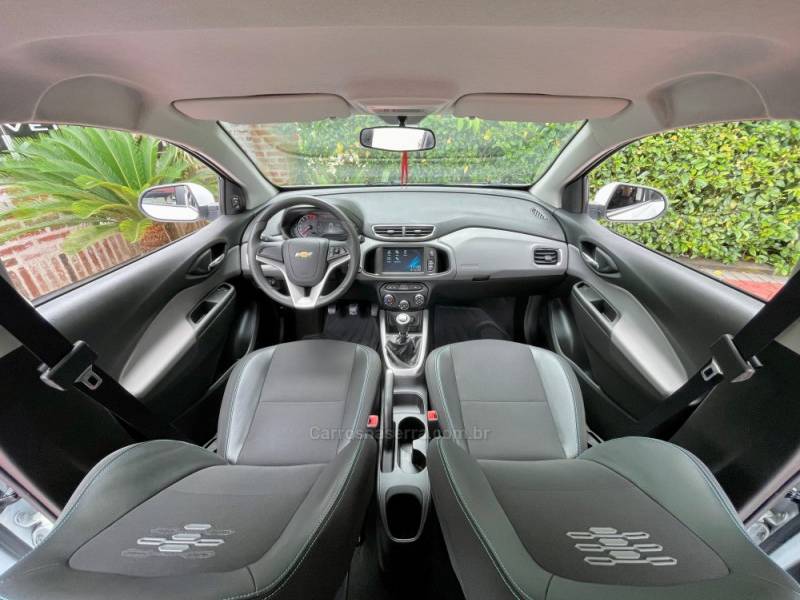 CHEVROLET - ONIX - 2019/2019 - Branca - R$ 57.900,00