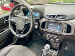 CHEVROLET - PRISMA - 2016/2017 - Vermelha - R$ 60.900,00