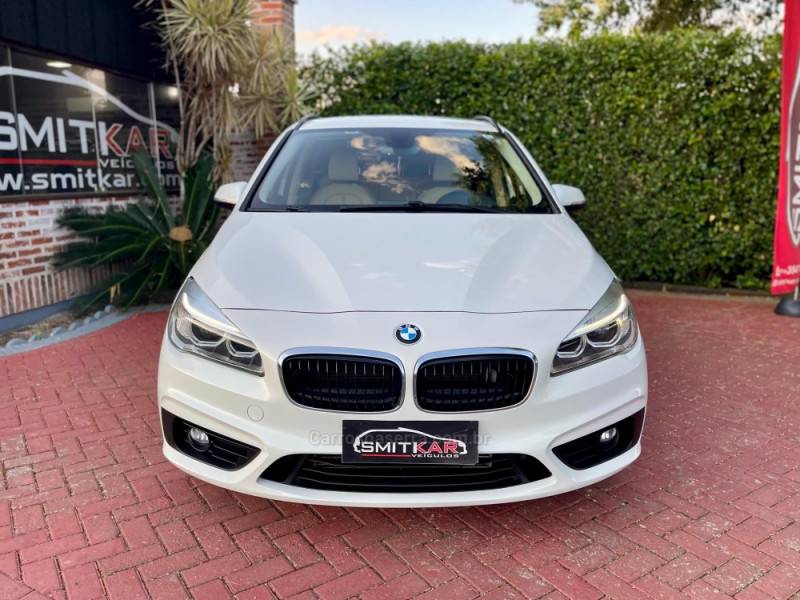 BMW - 220I - 2018/2018 - Branca - R$ 105.900,00