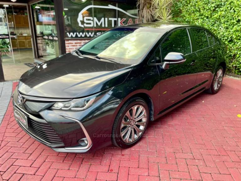 TOYOTA - COROLLA - 2019/2020 - Preta - R$ 109.900,00