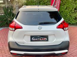 NISSAN - KICKS - 2017/2018 - Branca - R$ 75.900,00