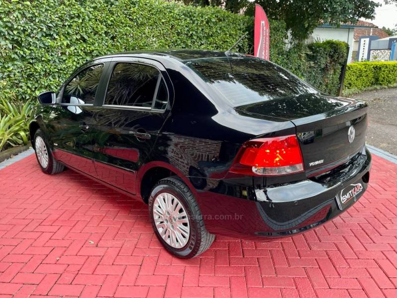 VOLKSWAGEN - VOYAGE - 2012/2013 - Preta - R$ 38.900,00