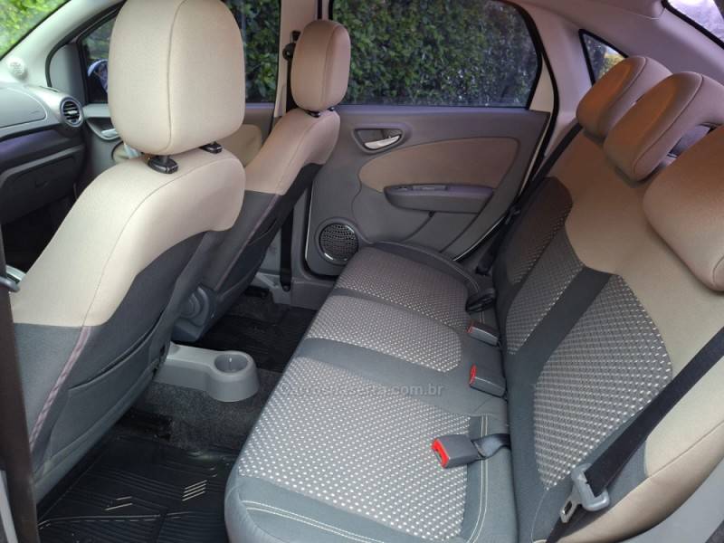 FIAT - GRAND SIENA - 2013/2013 - Branca - R$ 40.900,00