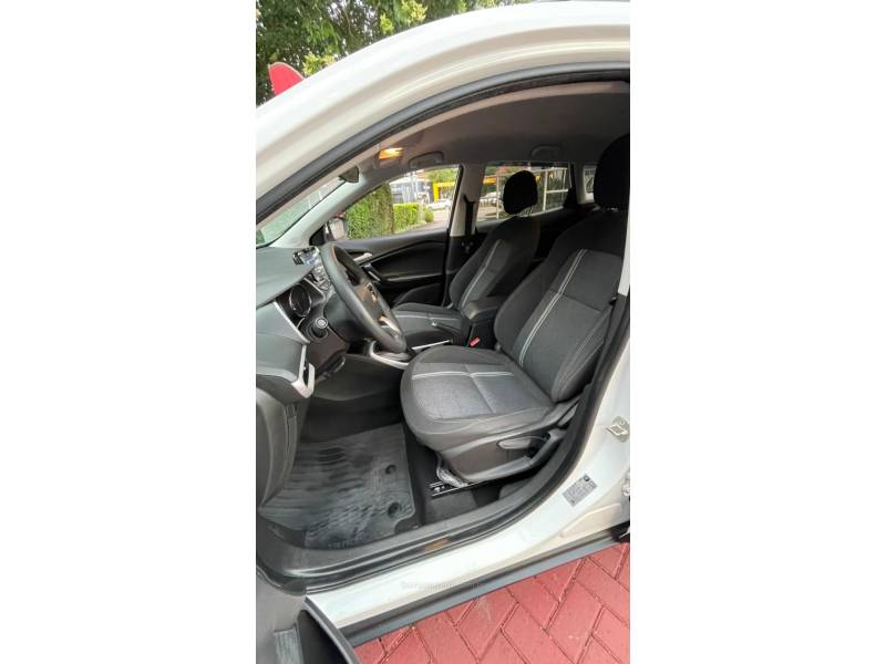 CHEVROLET - TRACKER - 2022/2023 - Branca - R$ 108.900,00