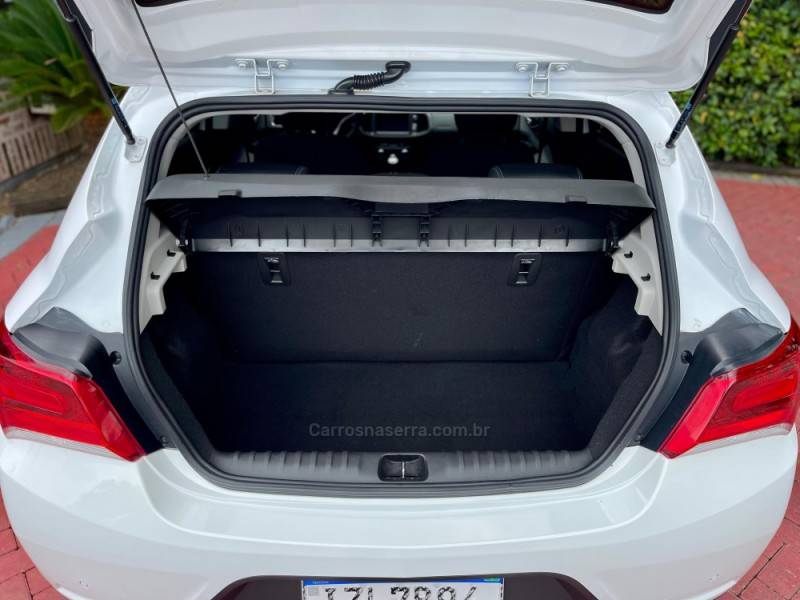 CHEVROLET - ONIX - 2019/2019 - Branca - R$ 57.900,00