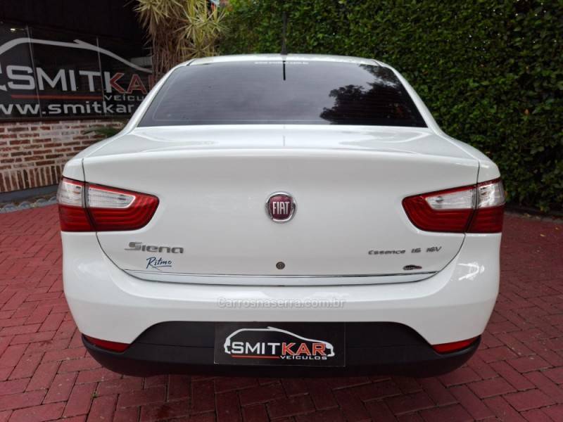 FIAT - GRAND SIENA - 2013/2013 - Branca - R$ 40.900,00