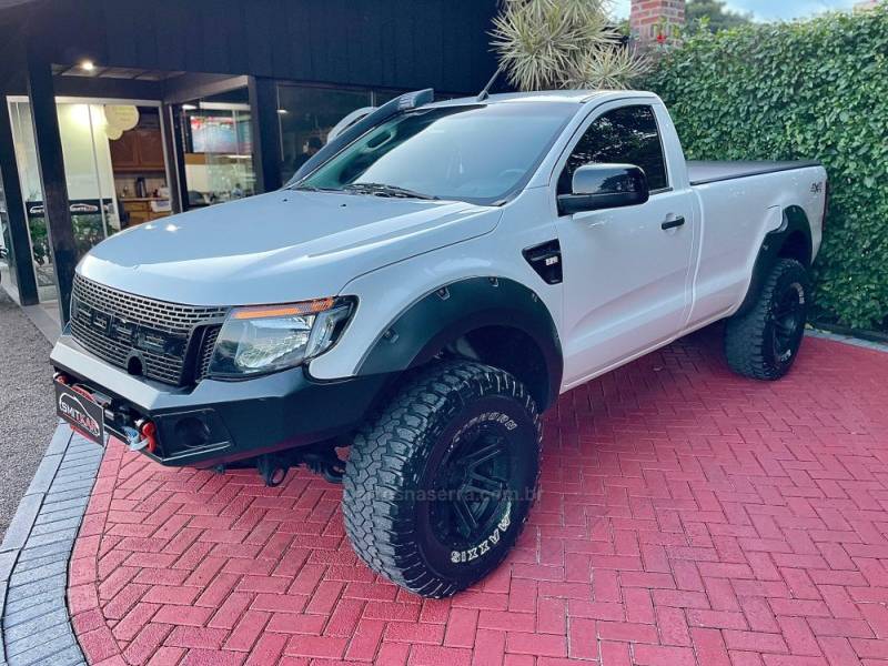 FORD - RANGER - 2013/2014 - Branca - R$ 114.900,00